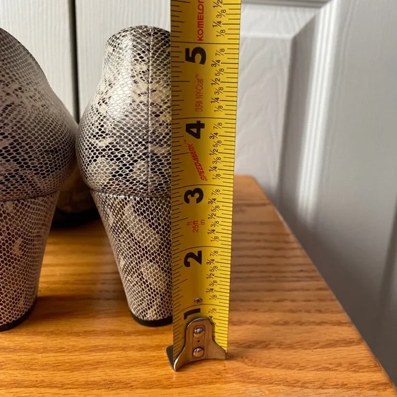 Thierry Rabotin Snake Print Block Heel Pumps SZ 39 (8.5 US) - Picture 9 of 9